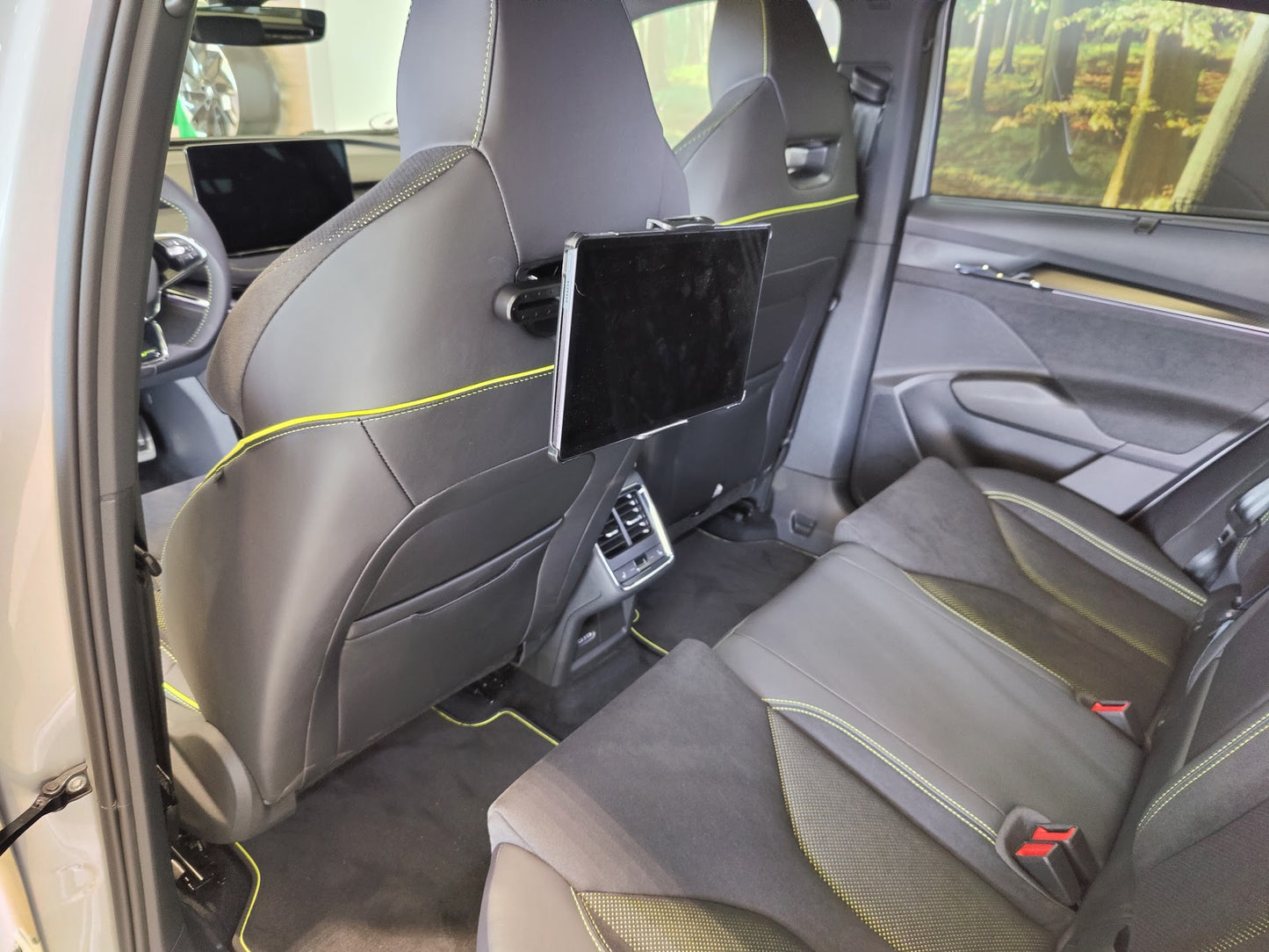 Tablet holder Skoda Enyaq RS/Sportline og Skoda Enyaq Coupé RS/Sportline