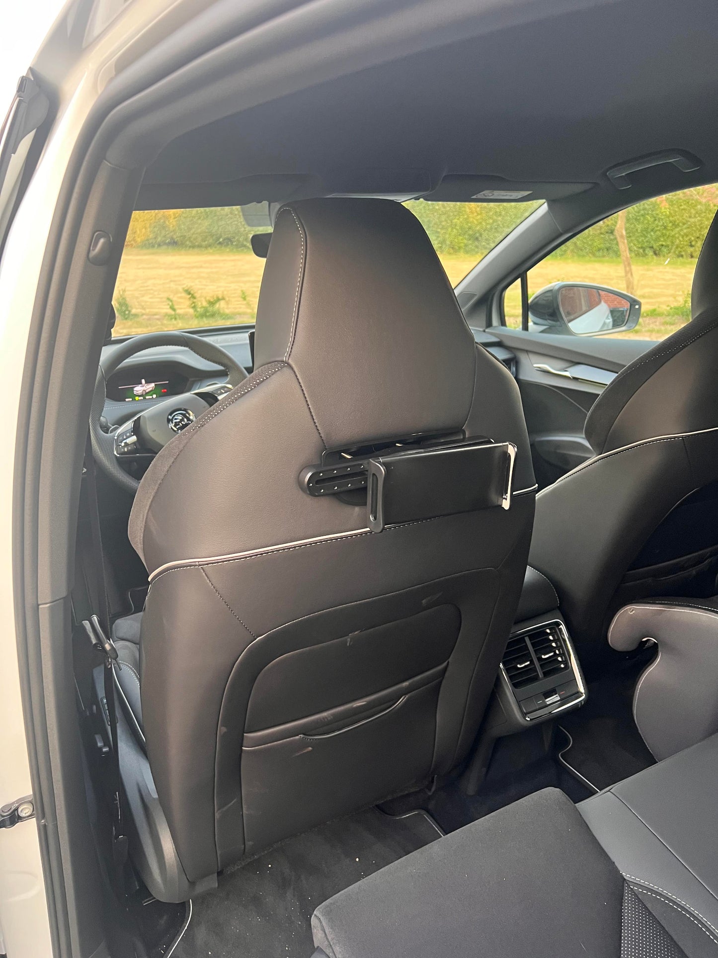Tablet holder Skoda Enyaq RS/Sportline og Skoda Enyaq Coupé RS/Sportline